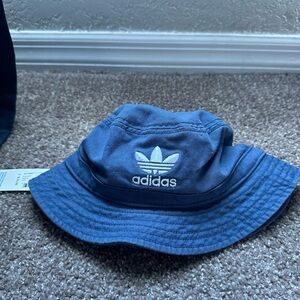 NWT adidas bucket hat